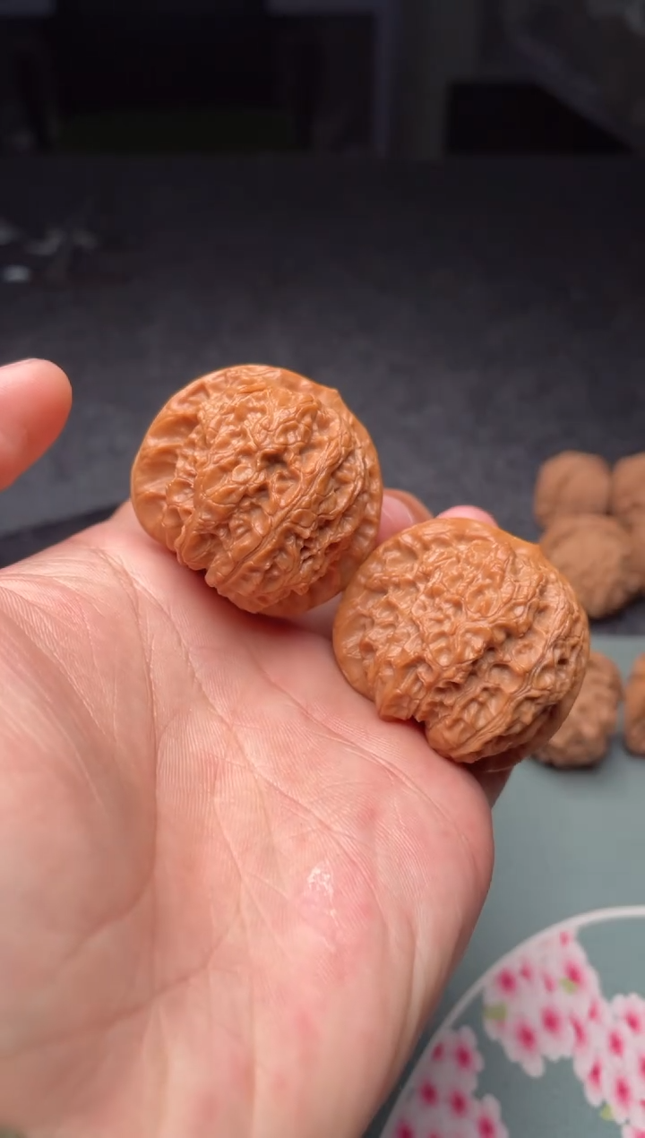 把件文玩核桃a133  血麒麟  40尺