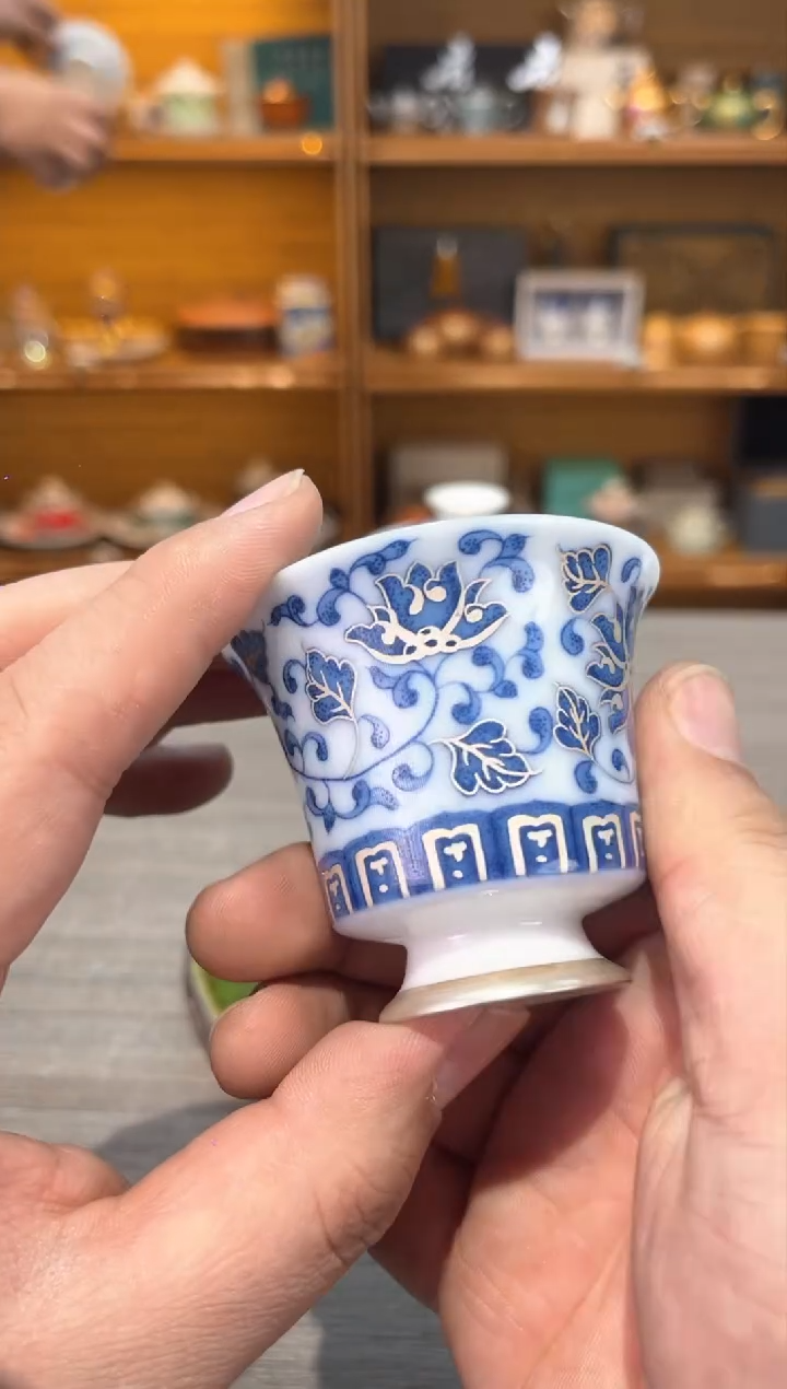 【闪购商品】缠枝莲高足杯冰种