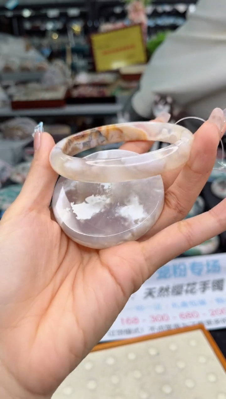 【闪购商品】石英质玉手镯未镶嵌63圈口（赠品镯心）1165048