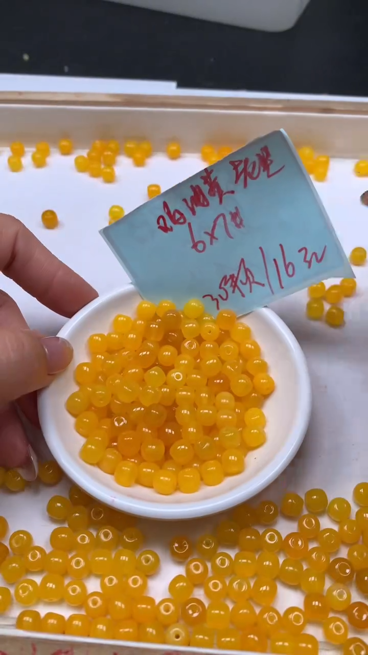 未镶嵌散珠玛瑙/玉髓T481 鸡油黄老型6*7mm30个16元