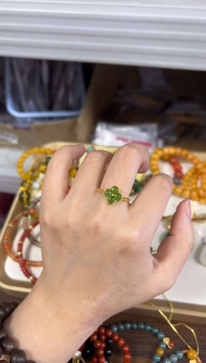 未镶嵌戒指和田玉和田玉碧玉四花蛋面镶嵌款戒指[75]