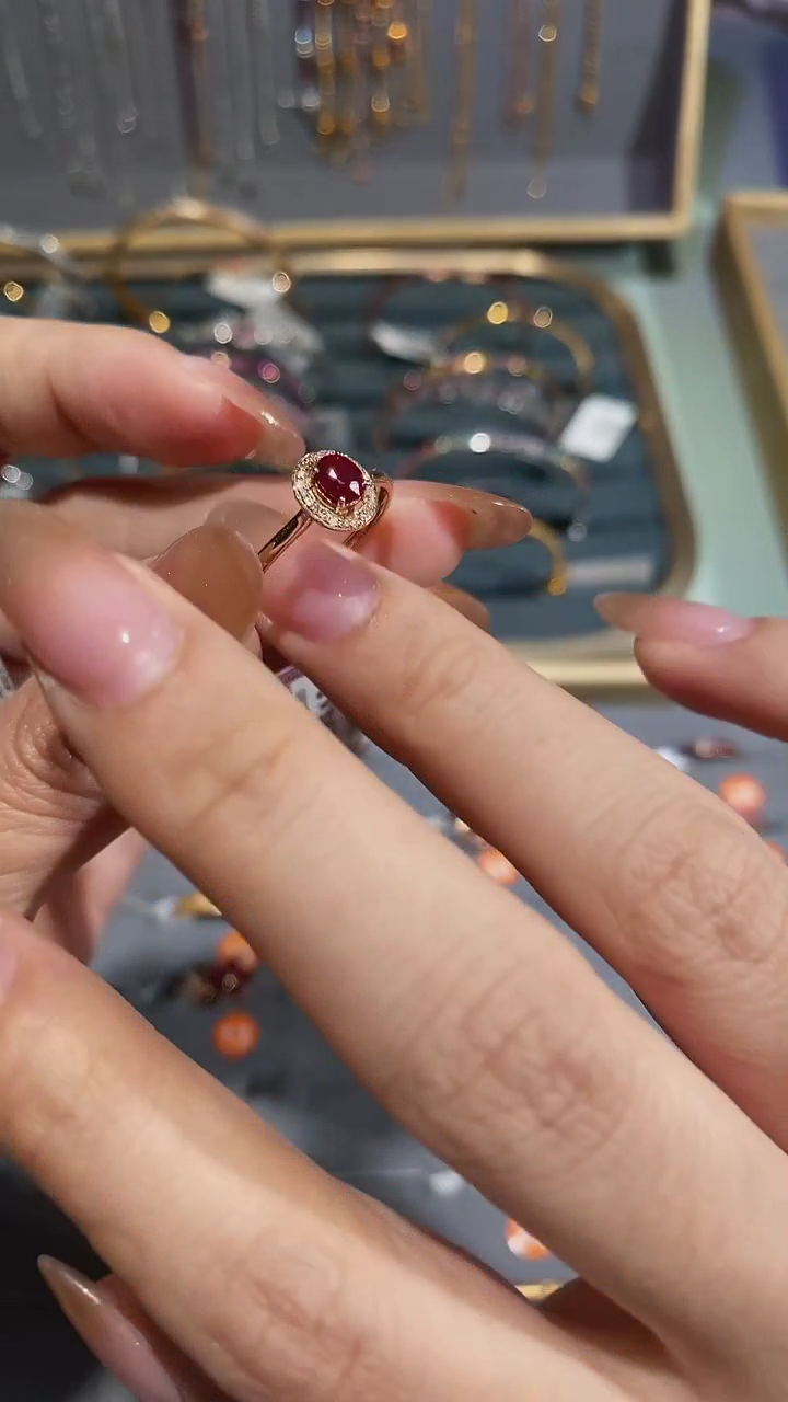【闪购商品】红宝石戒指18K金镶嵌戒指
