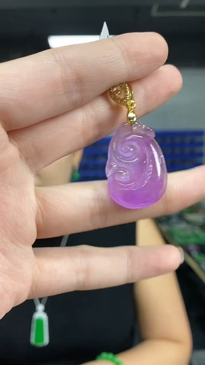 颈饰未镶嵌翡翠多样性发其一颜色微差