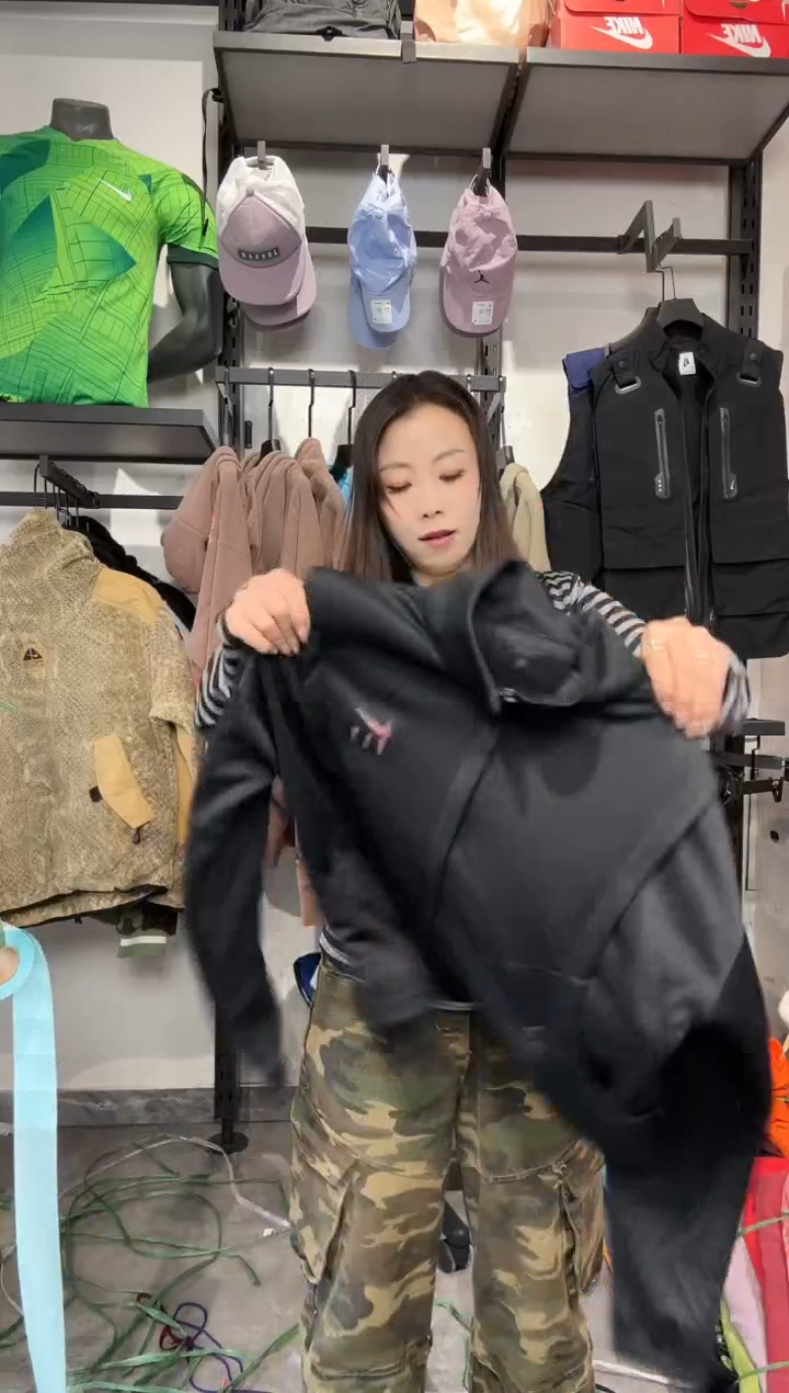 1152编码 瑕疵款直播间过款为准 尺码S