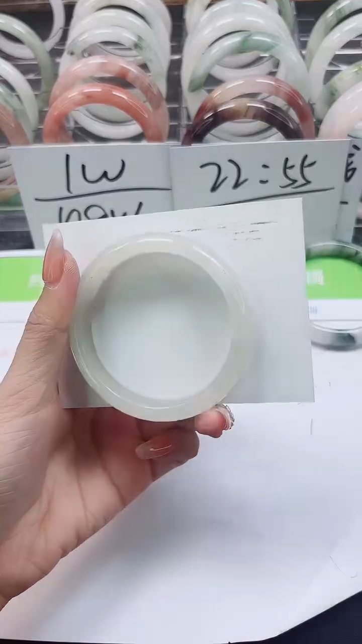 【闪购商品】石英质玉手镯未镶嵌A318-52/53