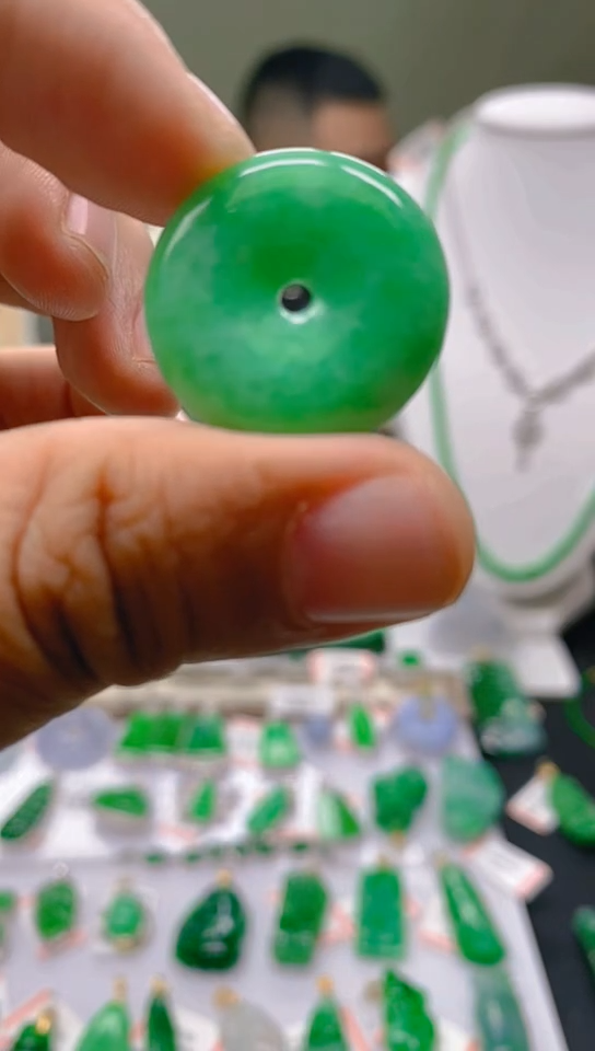 【闪购商品】翡翠颈饰未镶嵌新号开播，全场乱卖