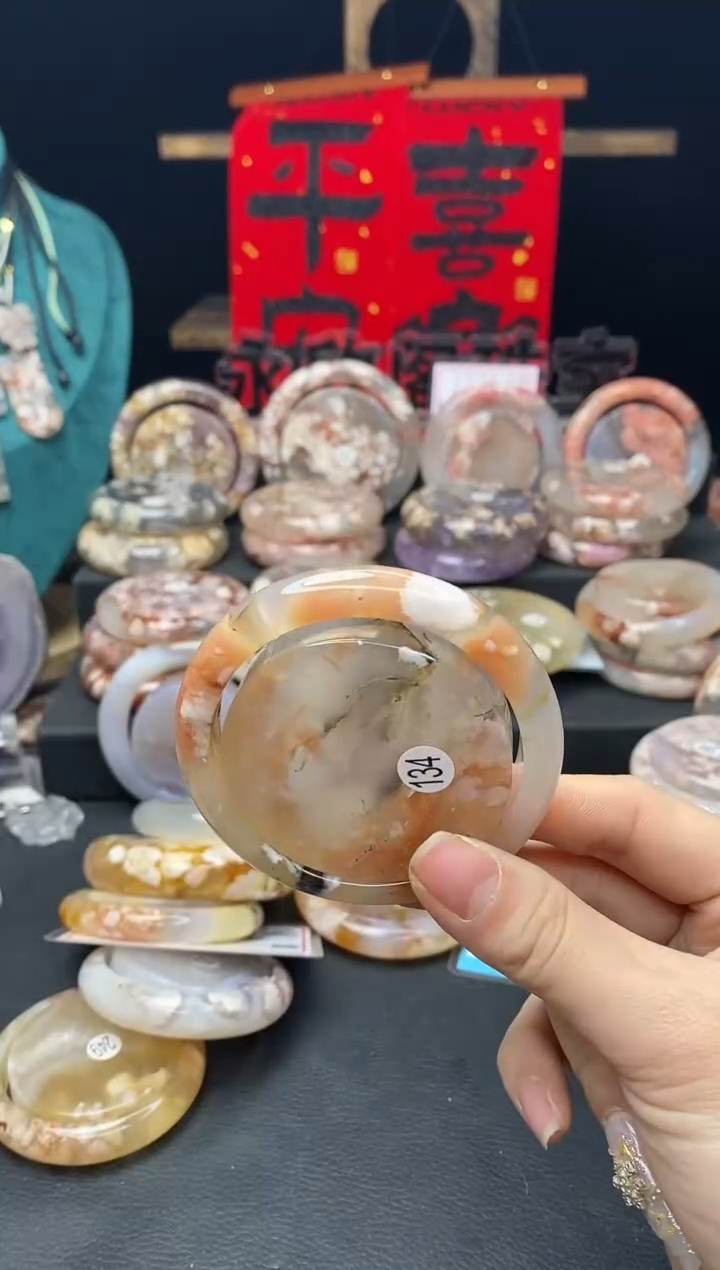 【闪购商品】石英质玉手镯（圆镯）未镶嵌56