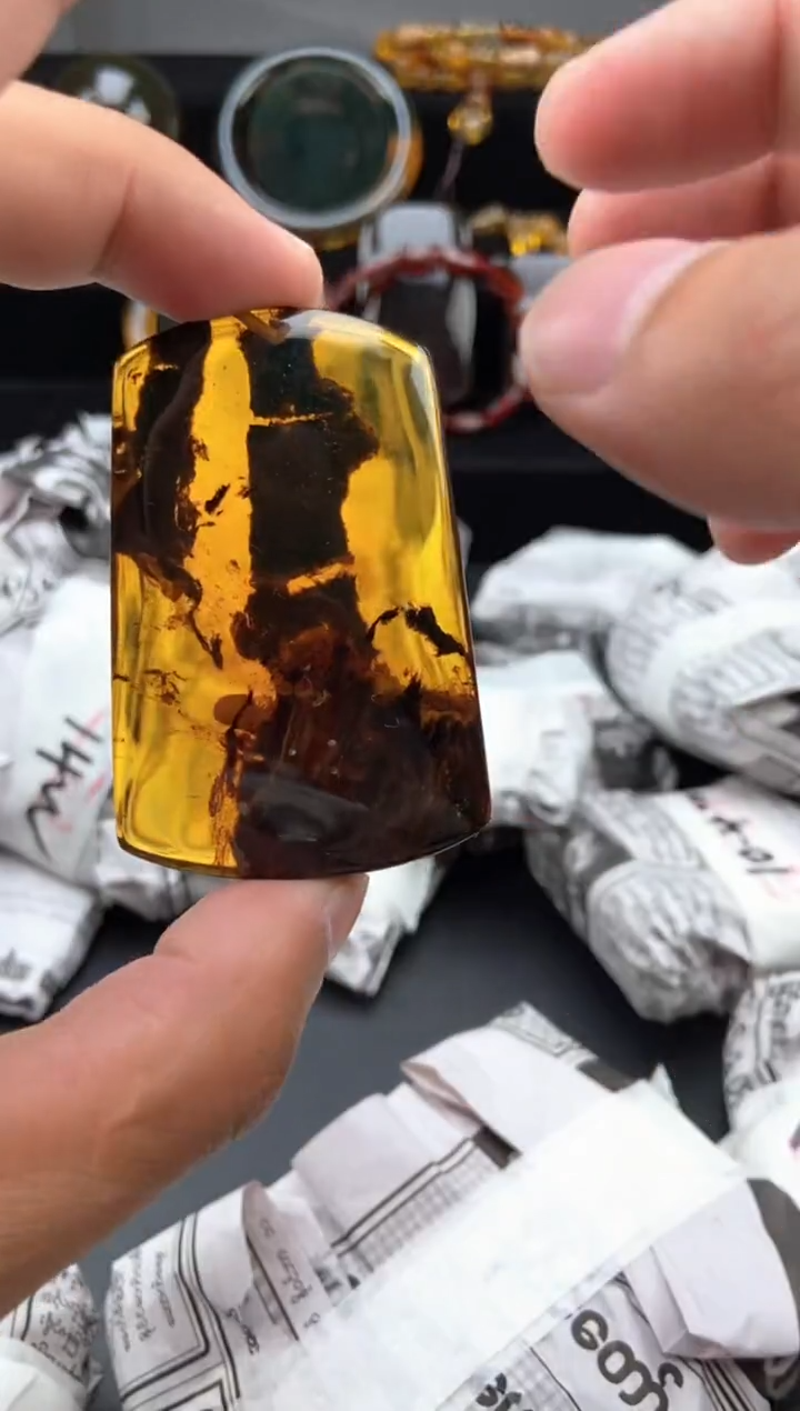 未镶嵌颈饰琥珀植物珀平安无事牌吊坠