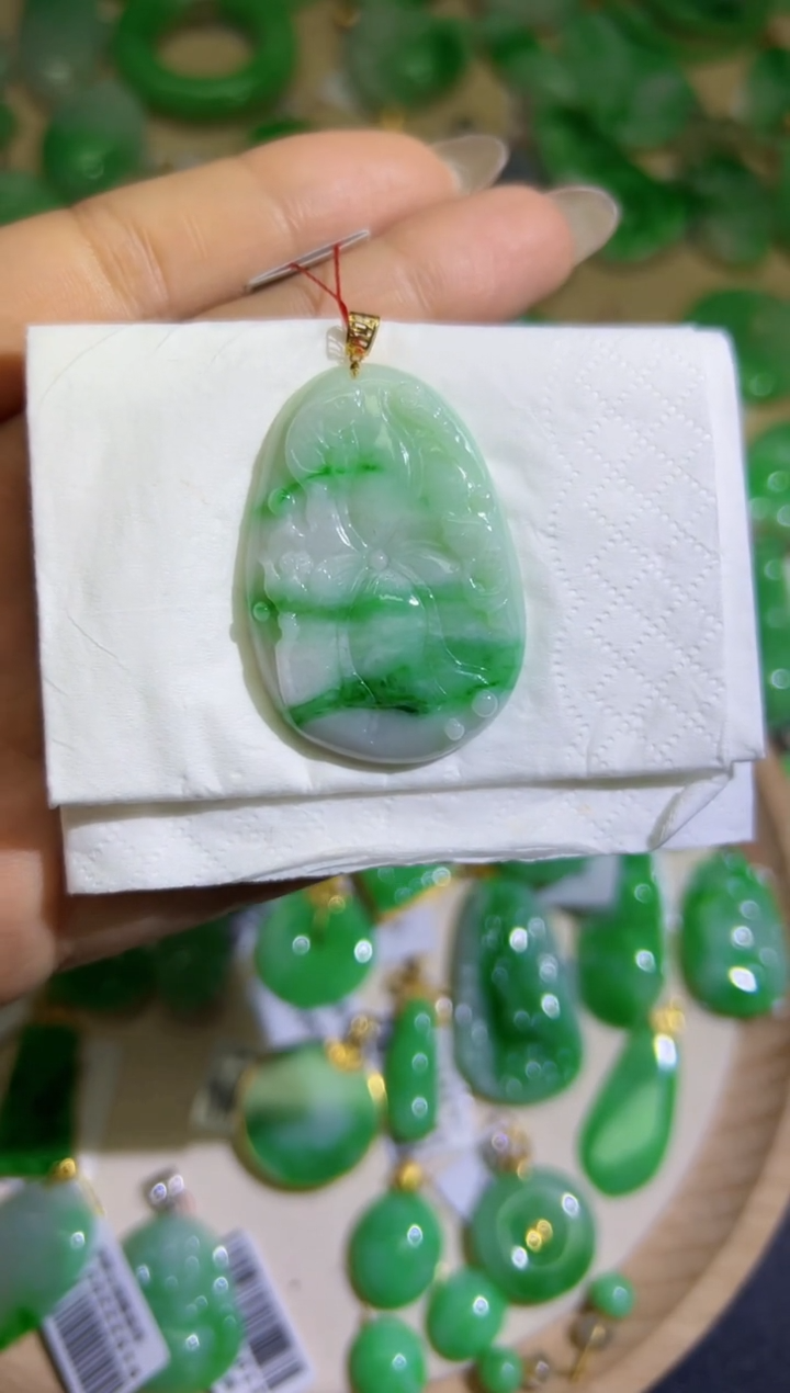【闪购商品】翡翠颈饰18K金镶嵌 Q缅料A货翡翠/多样性发货/一件
