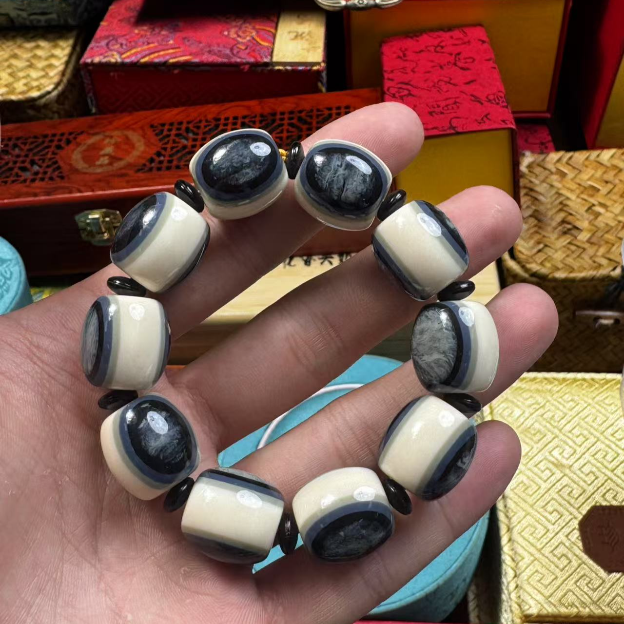 【闪购商品】-猛犸蓝眼手串方