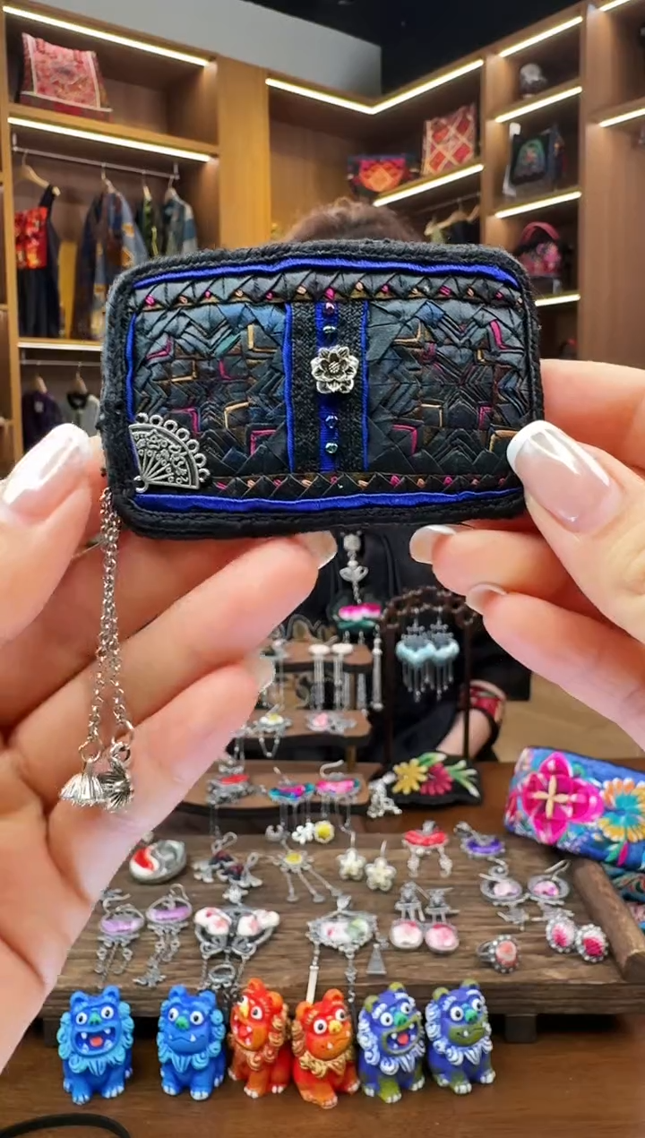 【闪购商品】织绣132黔东南苗族刺绣