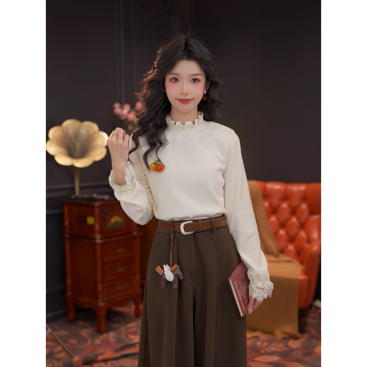 思思复古 蕾丝花边坑条纹女冬季内搭显瘦打底长袖针织衫#M29026