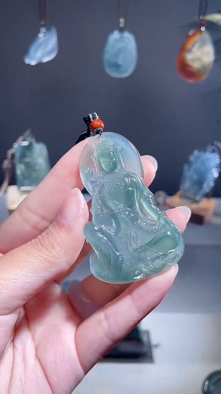 颈饰未镶嵌翡翠大势至