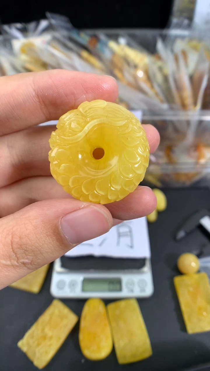 蜜蜡未镶嵌珠宝奇石11