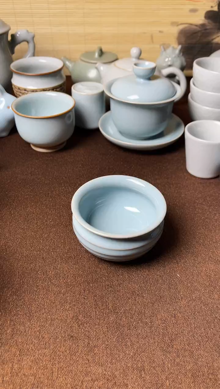 微微瑕福利-全手工天青釉玄纹杯