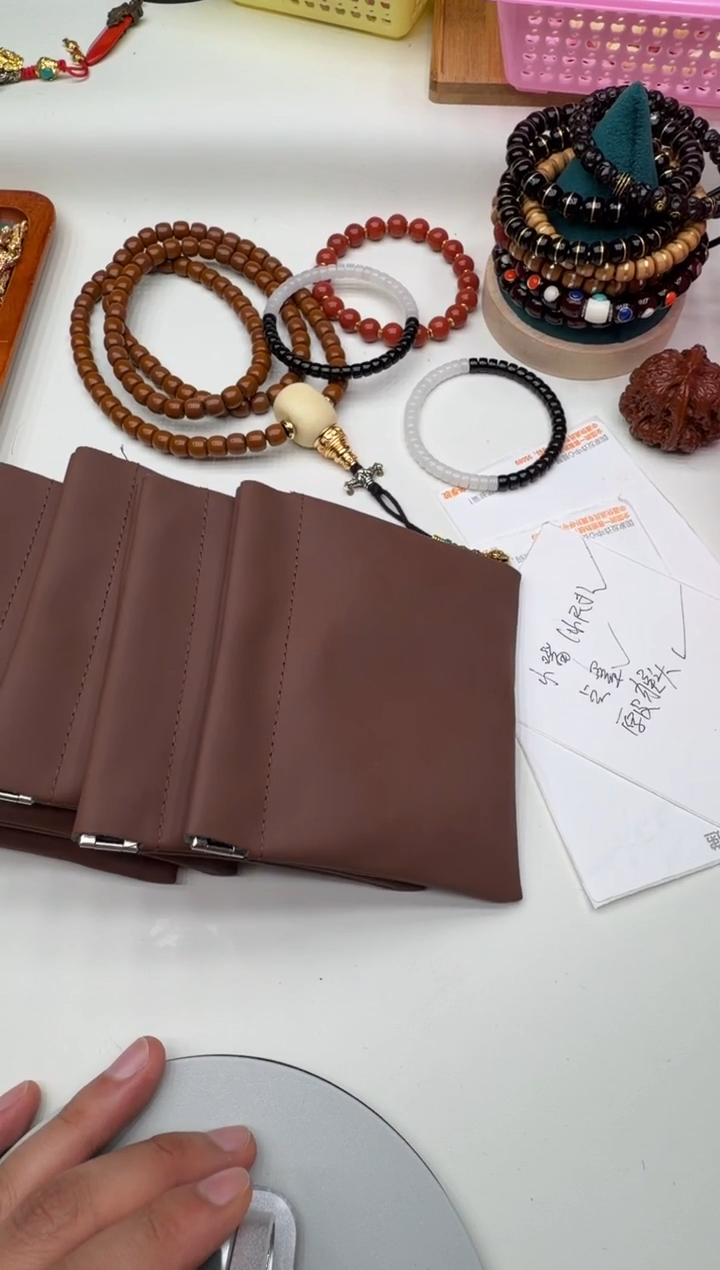 手串猴头核桃；原皮带袋子带大标