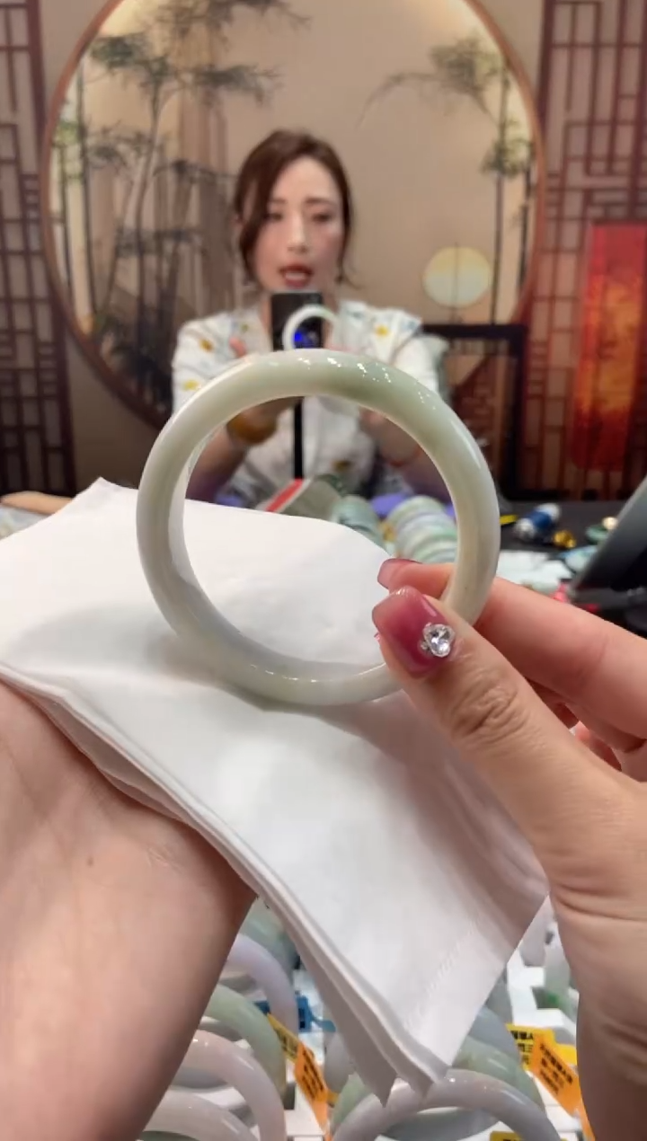 【闪购商品】翡翠手镯未镶嵌00009553