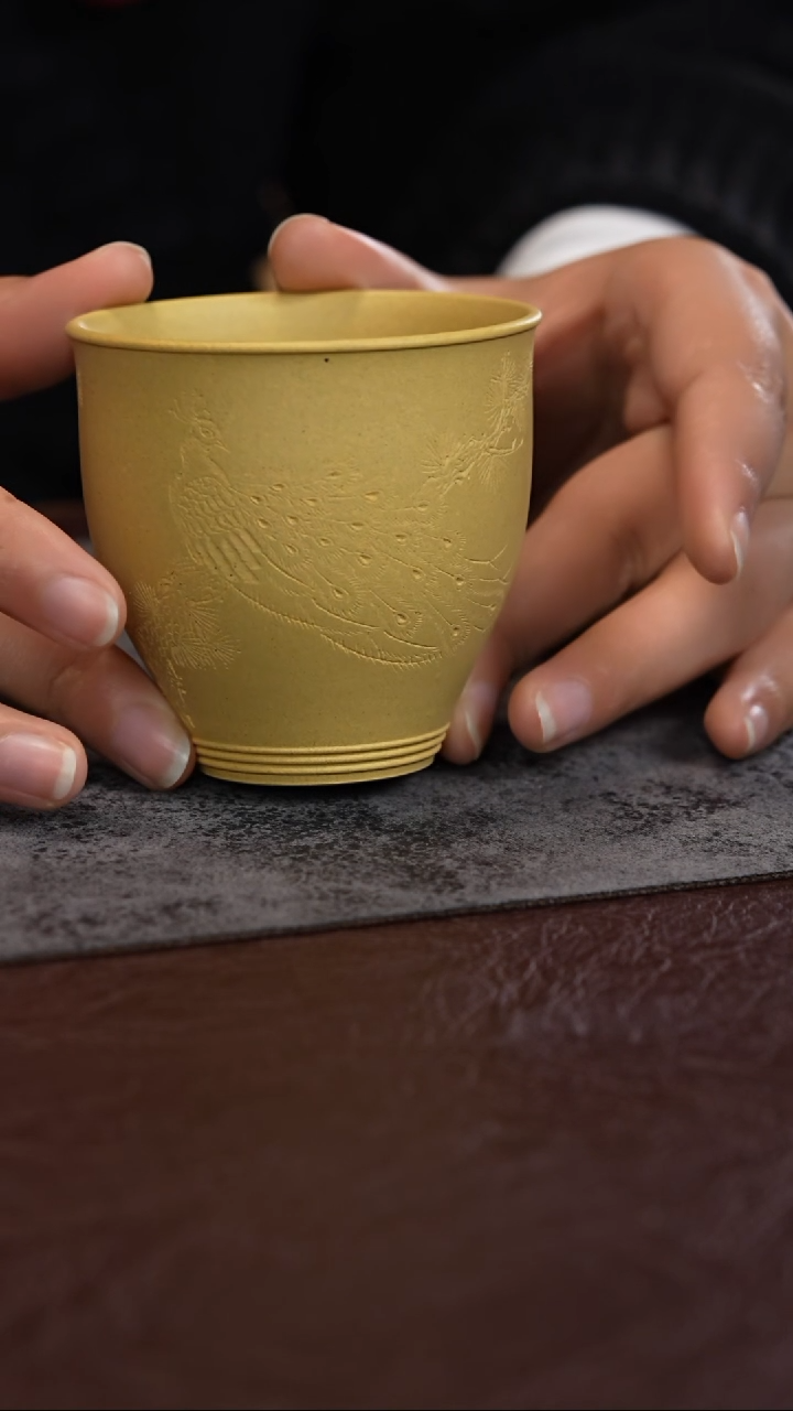 【闪购商品】紫砂茶杯本绿 刻绘孔雀 主人杯