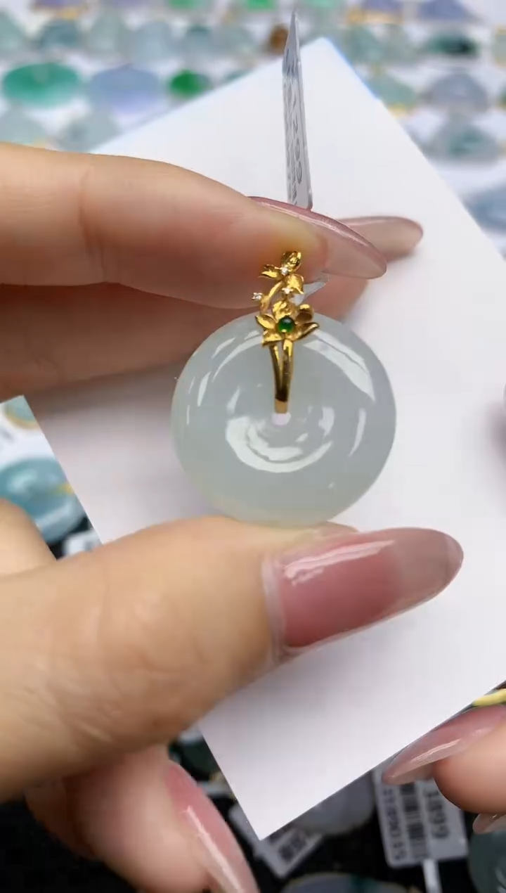 【闪购商品】翡翠挂件18K金镶嵌天然翡翠A货