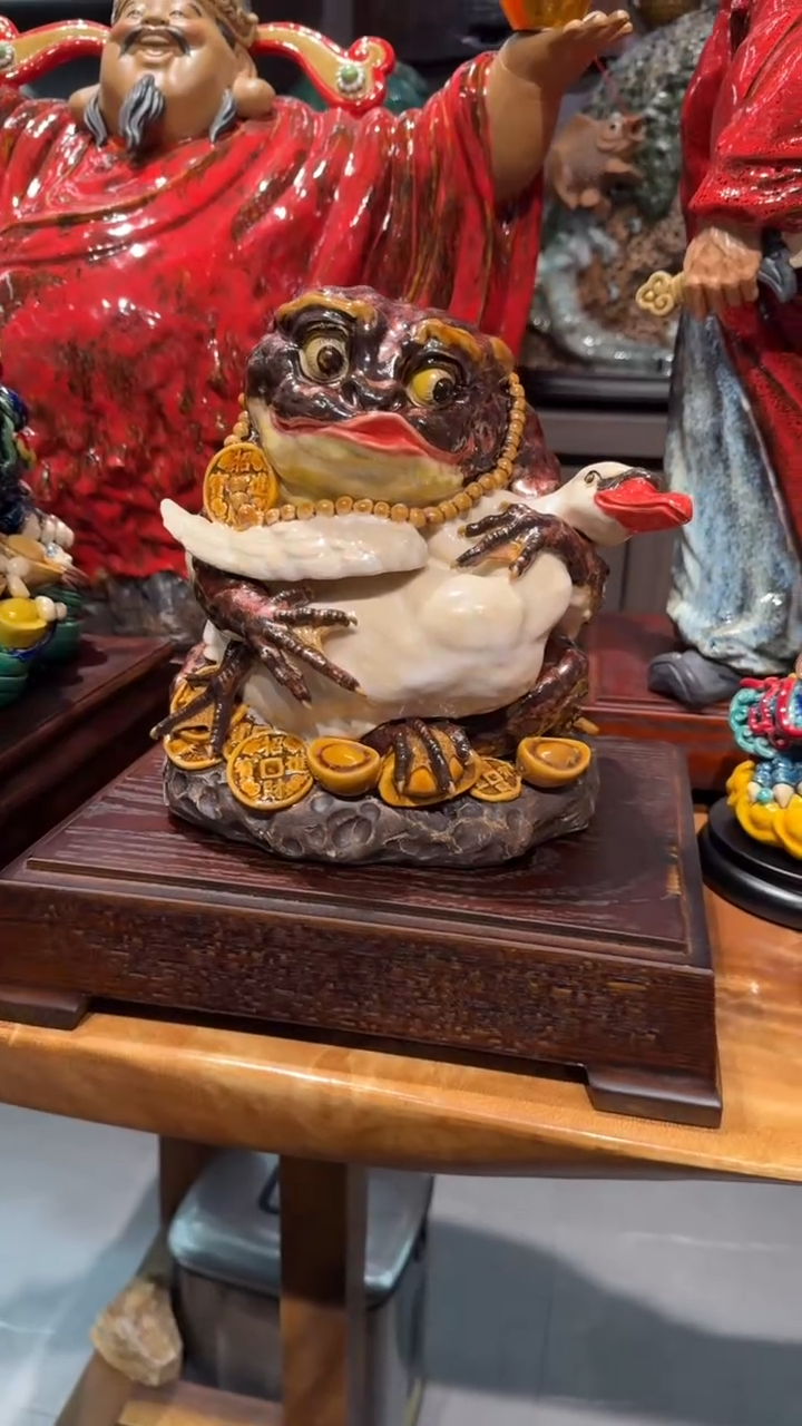 陶瓷?***?梦想成真（青蛙天鹅）一件