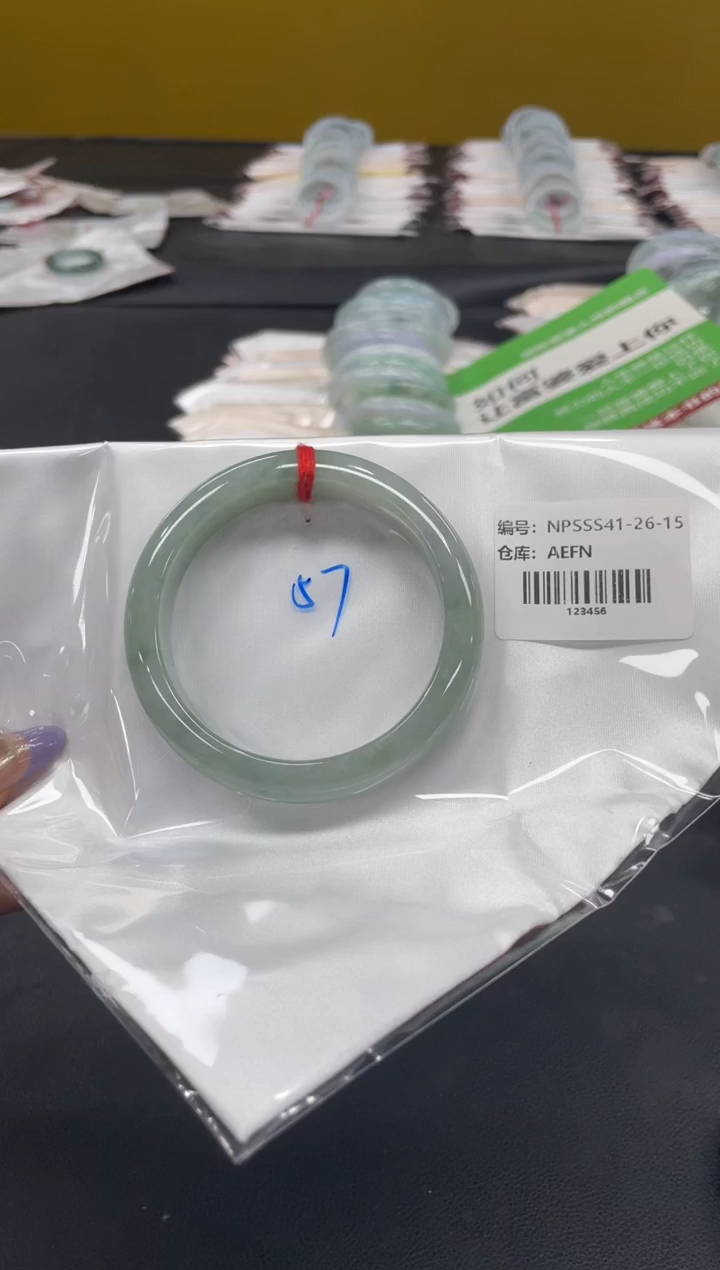 未镶嵌手镯翡翠翡翠手镯