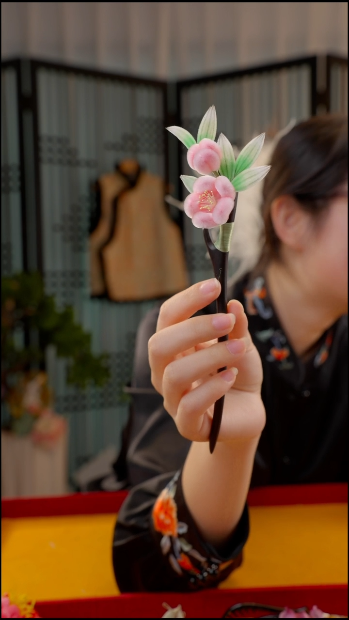 刺绣非遗苏绣绒花饰品