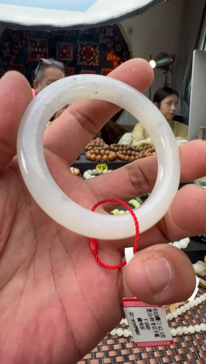 未镶嵌手镯和田玉黑山料手镯圈口54