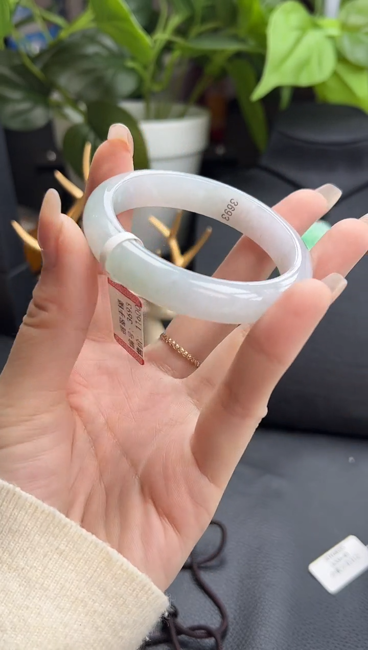 【闪购商品】翡翠手镯未镶嵌手镯 53圈口