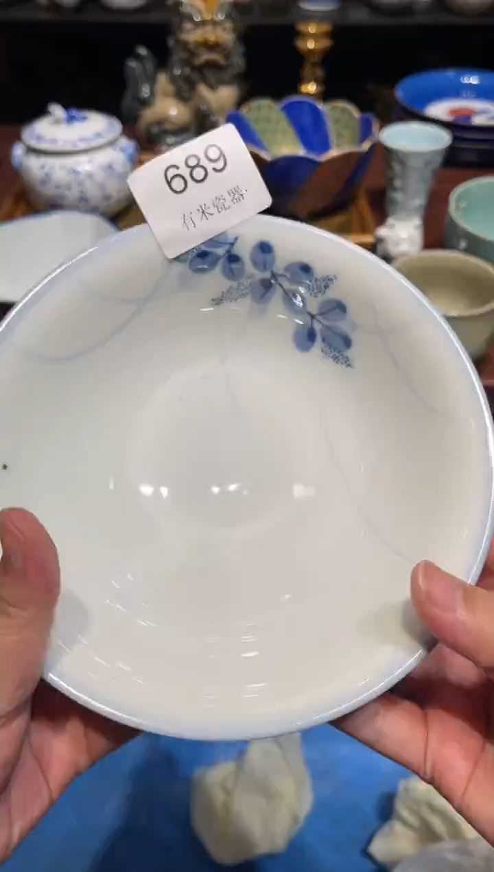 1姗***q一单包邮中古瓷器默认微瑕一单包邮中古瓷器默认微瑕