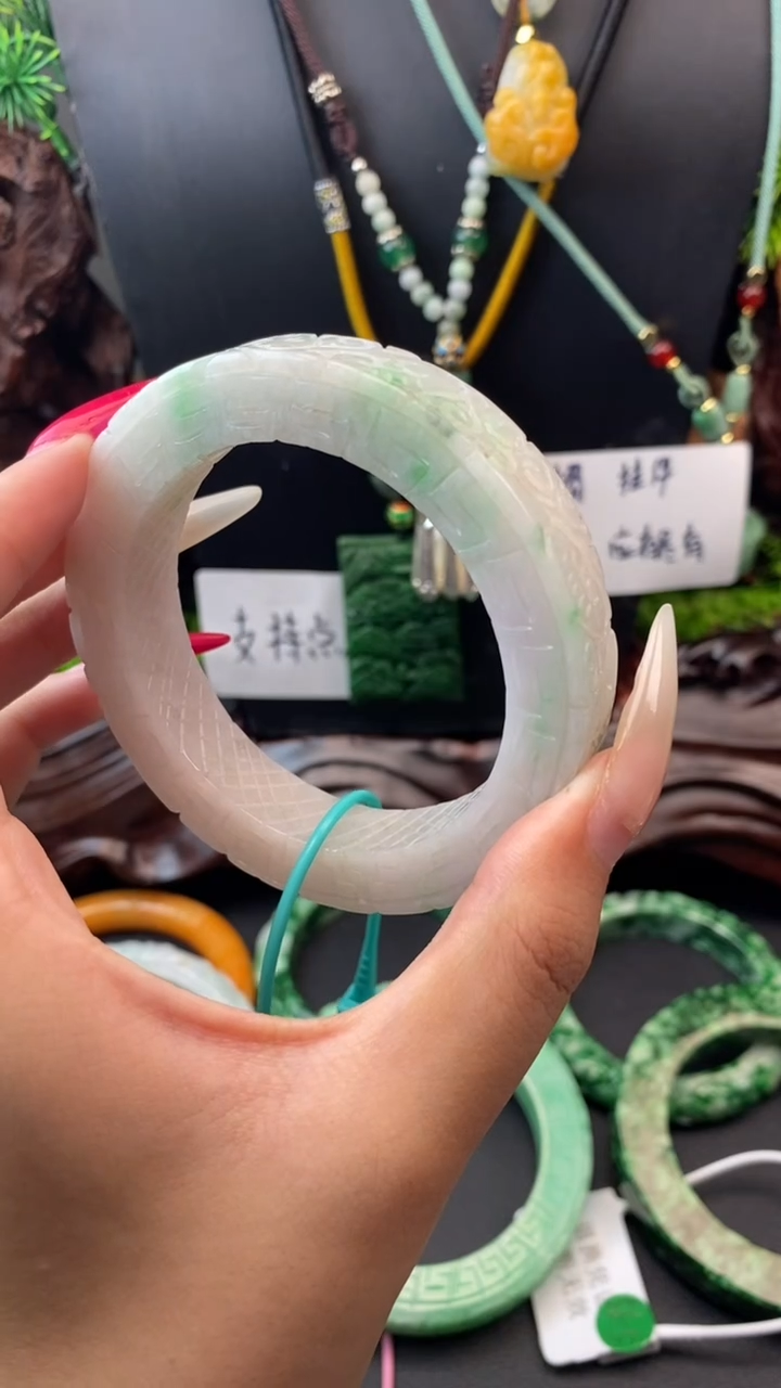 未镶嵌戒指翡翠1