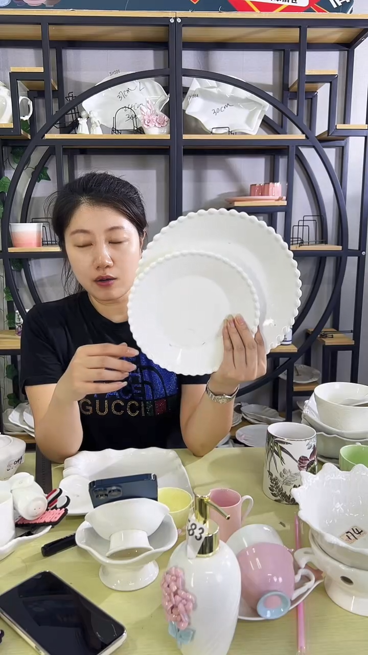 陶瓷点点圆盘拍大送小