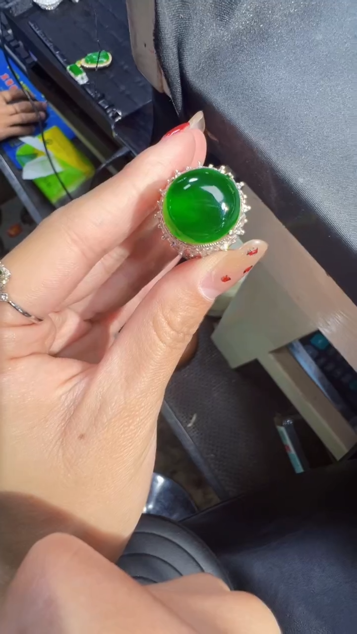 【闪购商品】定制翡翠未镶嵌蛋面商品多样性发货1