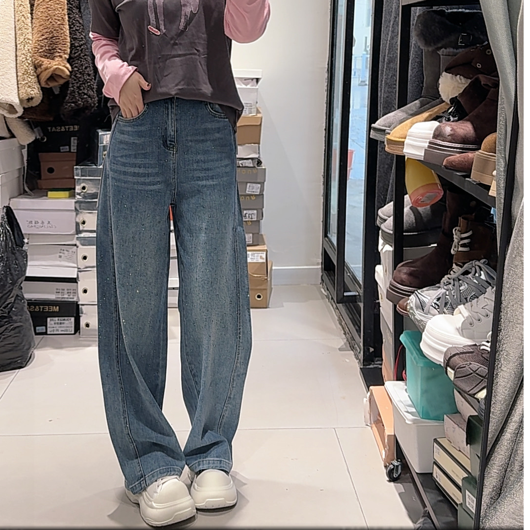 新款早春款百搭钻牛仔裤