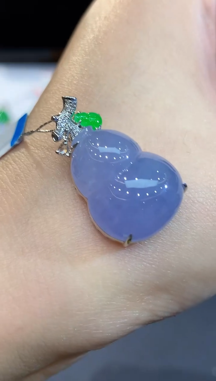 吊坠(不含链)18K金镶嵌翡翠多样性发其一