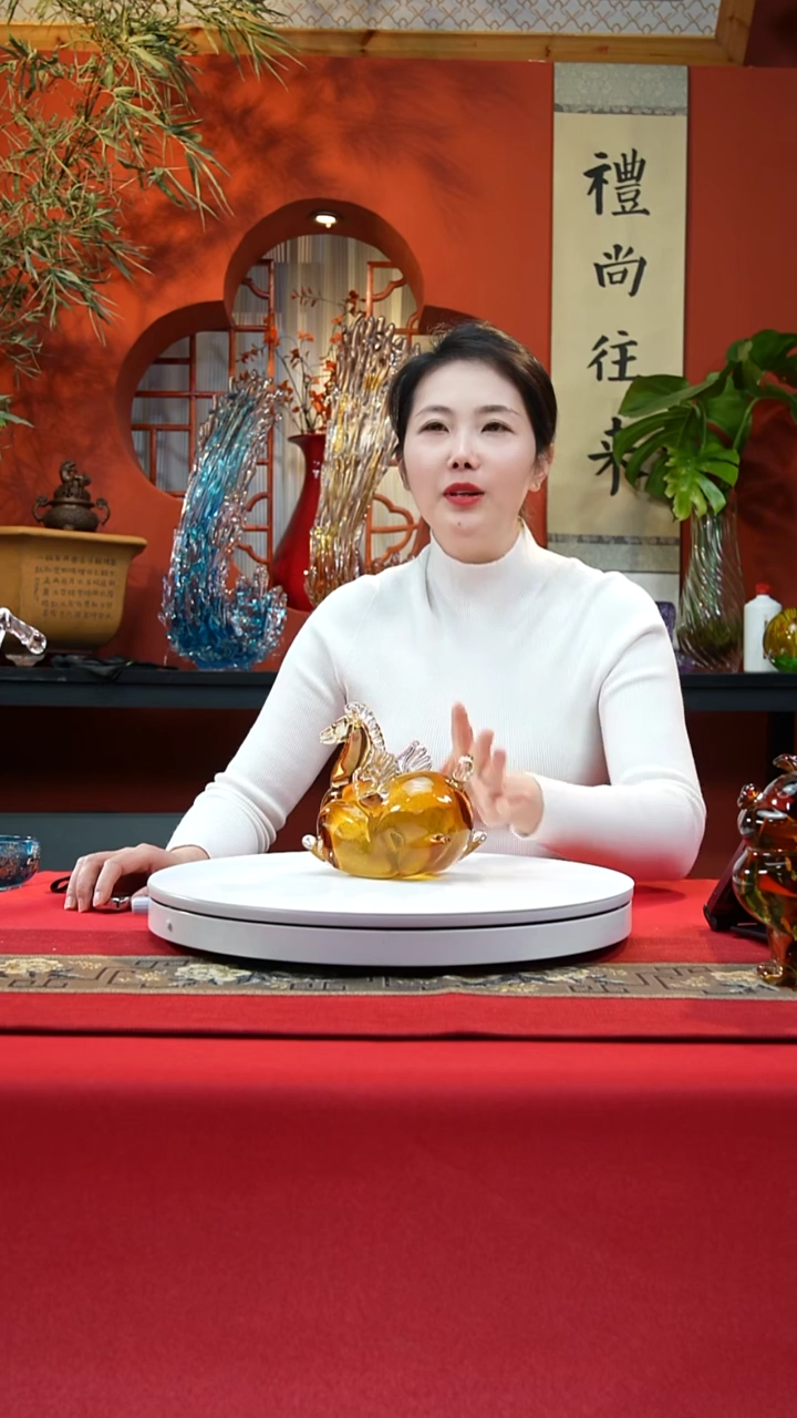 手工艺品琉璃摇摇马