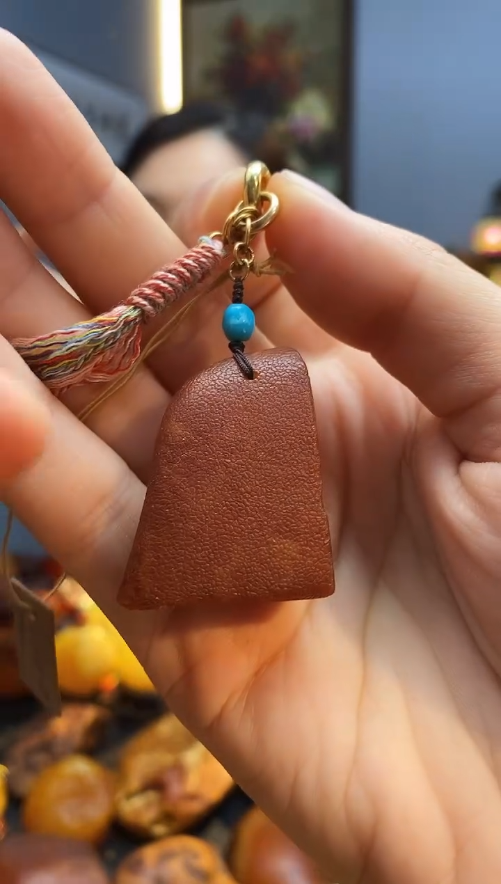 琥珀颈饰未镶嵌挂件