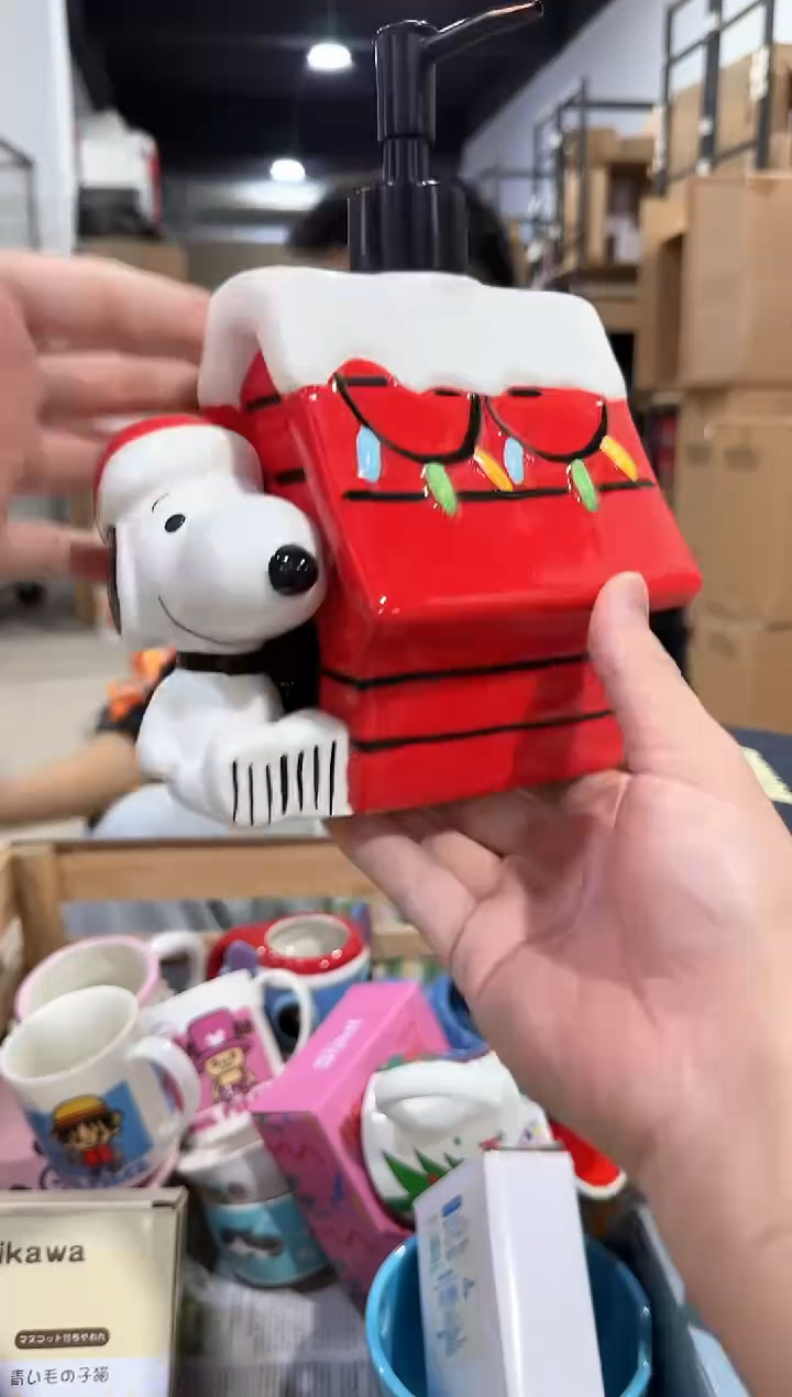 瓷片史努比红房子按压瓶