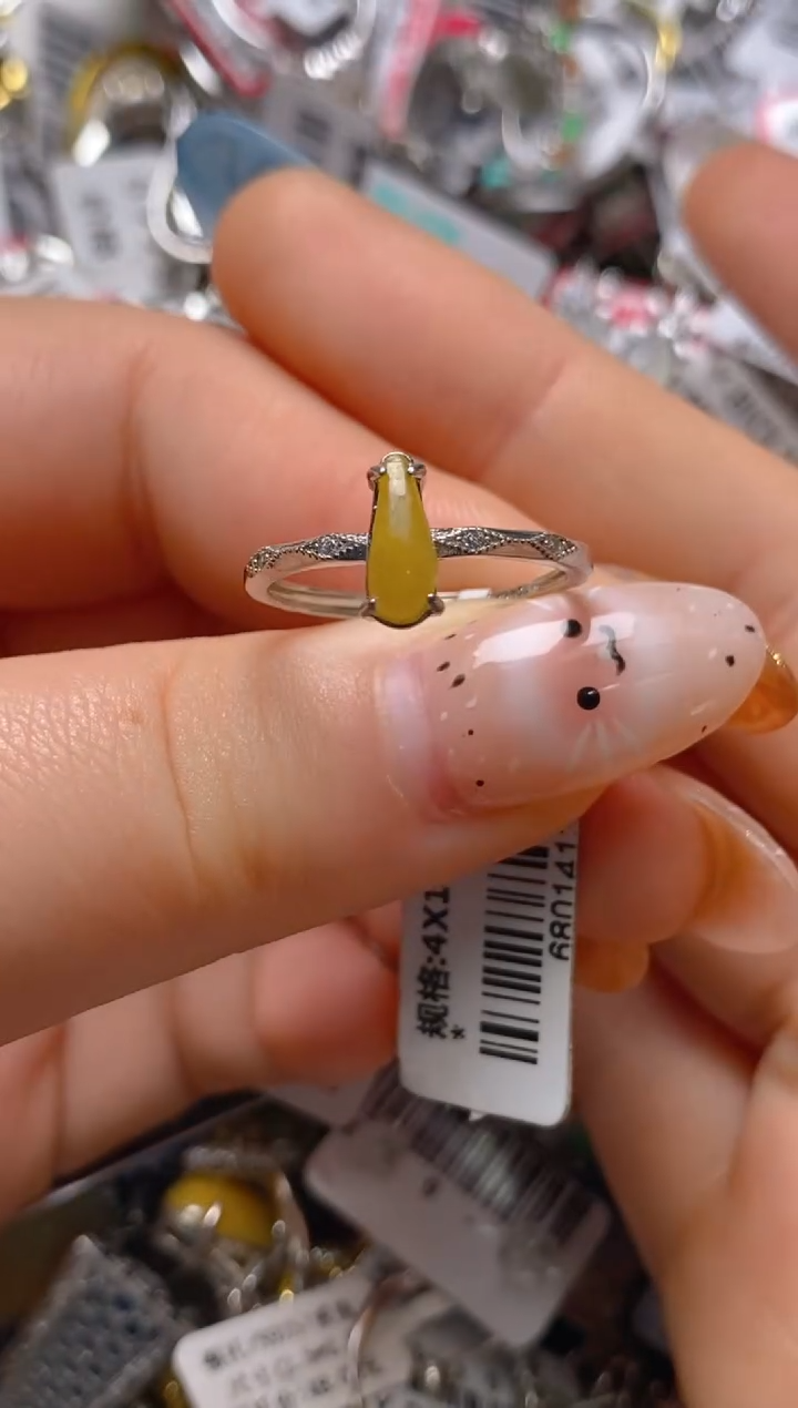 银S925镶嵌戒指翡翠百内无证书