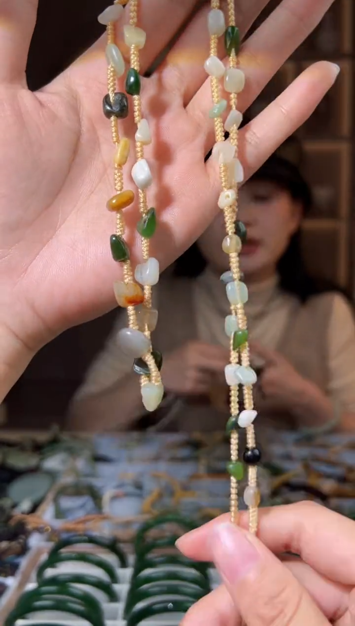 颈饰未镶嵌和田玉拍一发一，多样性发出