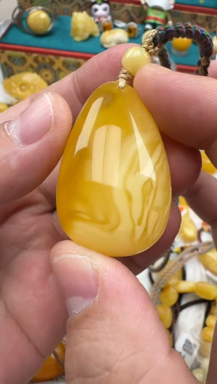 琥珀未镶嵌珠宝奇石妖花水滴吊坠HZ228