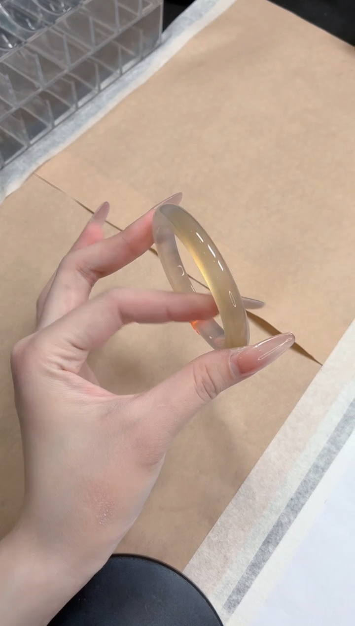 石英质玉手镯未镶嵌320-56香槟