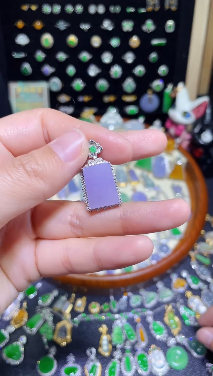 【闪购商品】翡翠颈饰18K金镶嵌高冰粉紫无事牌吊坠