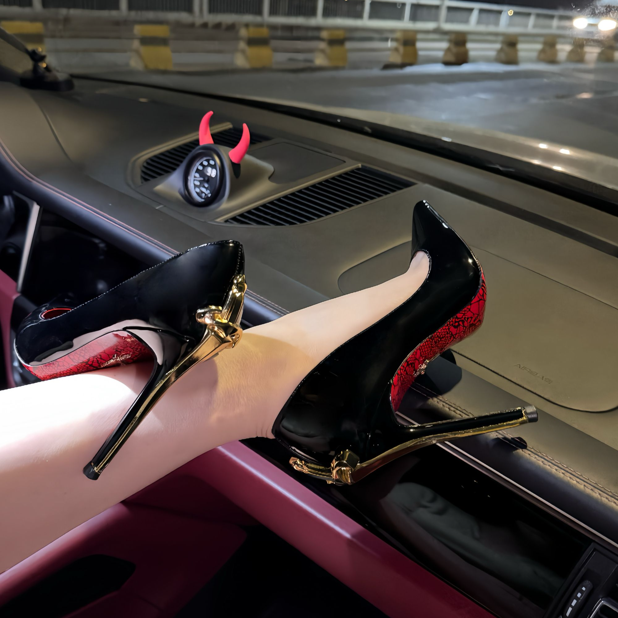 【VERASHY】25年新款金色利刃细跟尖头红底高跟鞋御姐风黑色女单鞋