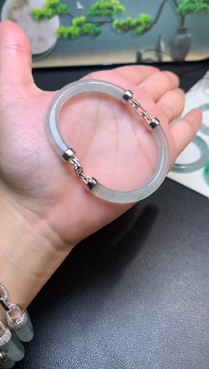 颈饰银S925镶嵌翡翠成品