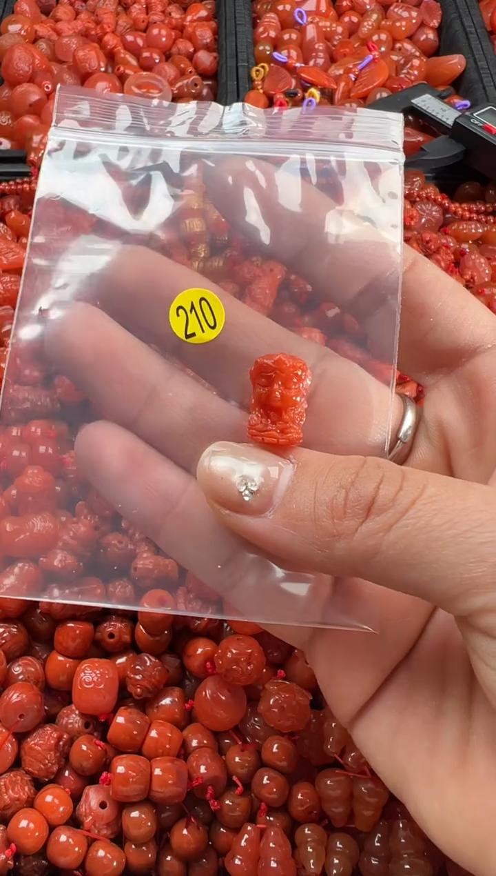 【闪购商品】南红玛瑙颈饰未镶嵌1