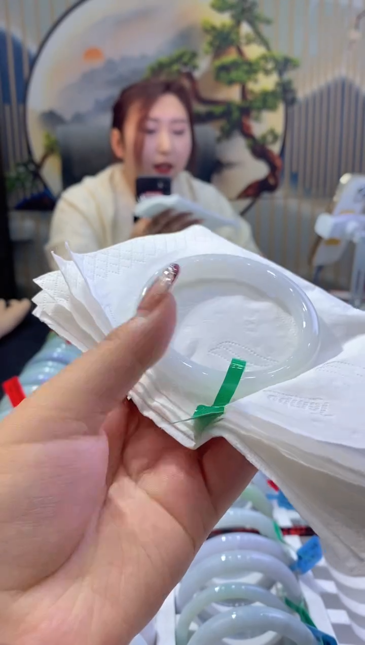 【闪购商品】翡翠手镯未镶嵌00009093