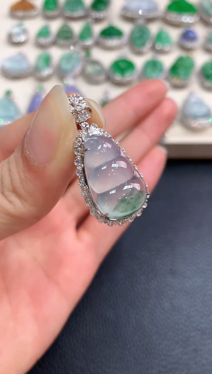 【闪购商品】翡翠吊坠(不含链)18K金镶嵌n83       