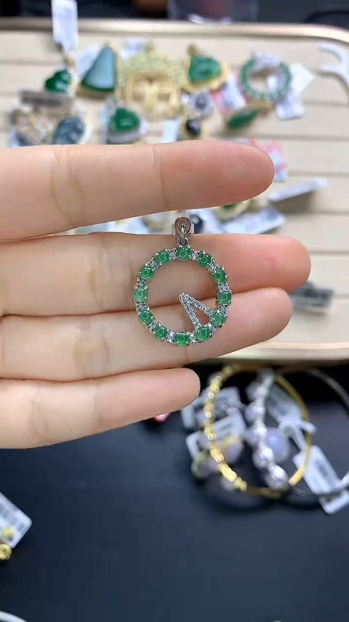 翡翠银S925镶嵌颈饰翡翠 银S925镶嵌 颈饰