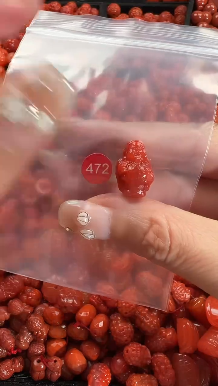 颈饰未镶嵌南红玛瑙1