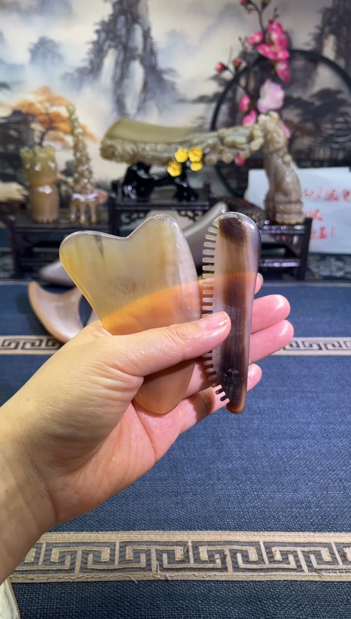 云南老白水刮板带脸梳一组
